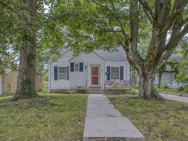 907 S Mcgregor Street , Carthage, MO 64836