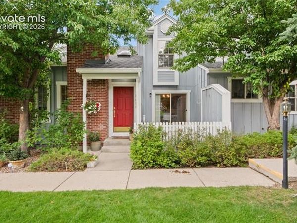 6806 Los Reyes Circle, Colorado Springs, CO 80918