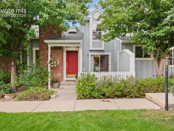 6806 Los Reyes Circle, Colorado Springs, CO 80918