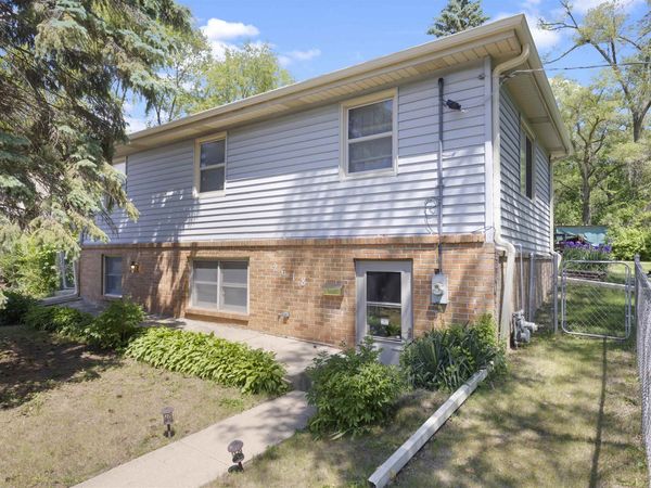 2618 Pleasant View Avenue, ROCKFORD, IL 61108