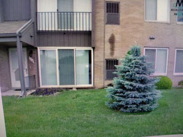 708 Sunset Lane, Saint Clair Shores, MI 48082