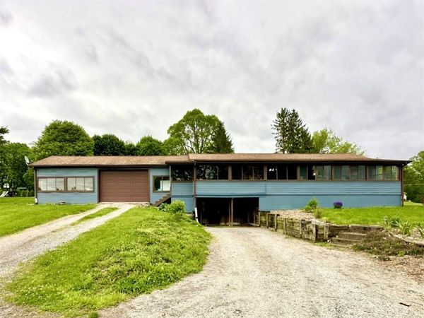 145 Fording Rd, New Castle, PA 16101