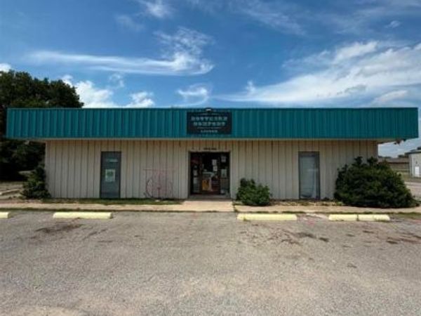300 W Main Street, Stratford, OK 74872