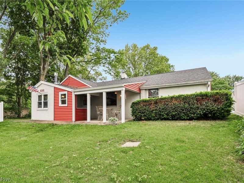 686 Portage Lakes Drive, New Franklin, OH 44319 Photo 3