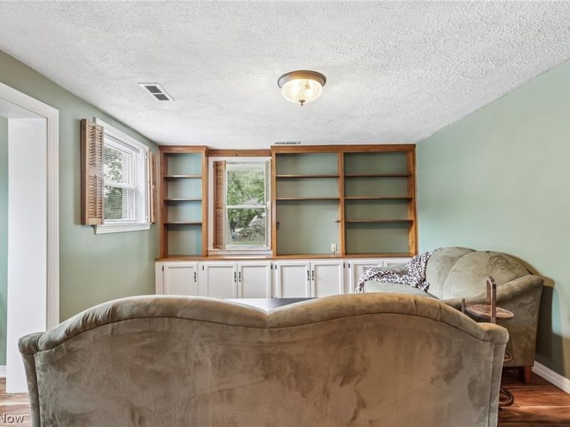 686 Portage Lakes Drive, New Franklin, OH 44319 Photo 5