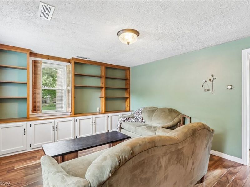 686 Portage Lakes Drive, New Franklin, OH 44319 Photo 6