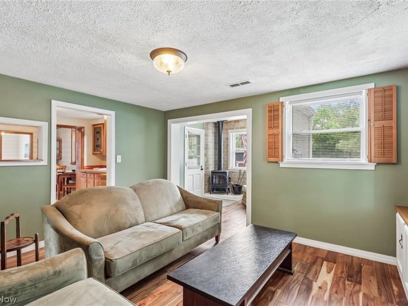686 Portage Lakes Drive, New Franklin, OH 44319 Photo 8