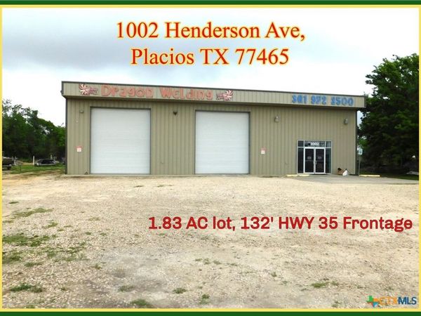1002 Henderson Avenue , Palacios, TX 77465