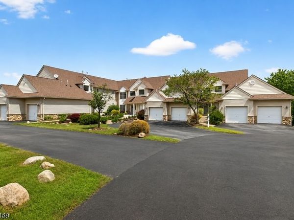 23 Caleb Ct, Hardyston, NJ 07419