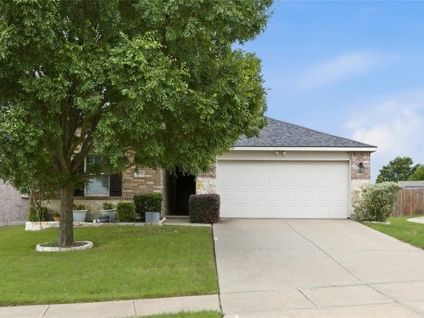 105 Honeysuckle Court, Fate, TX 75189