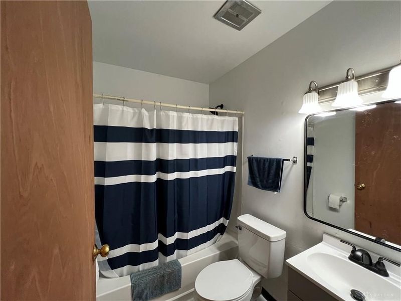 304 Sunset Drive, New Carlisle, OH 45344 Photo 7