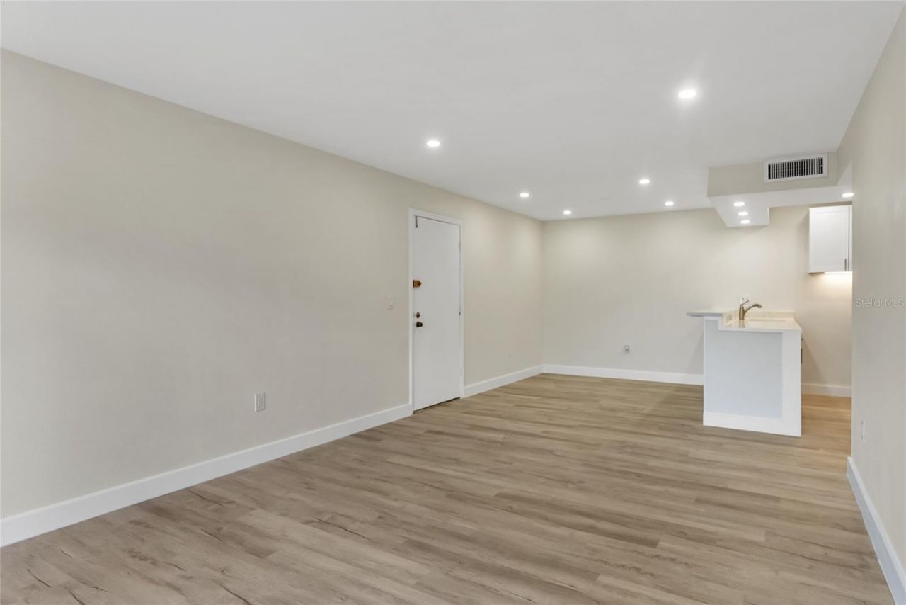 3229 Beneva Road, Unit 203, Sarasota, FL 34232 Photo