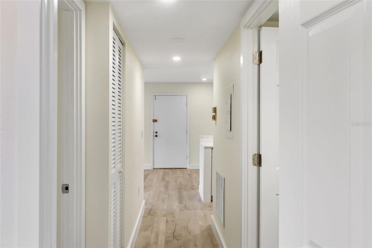 3229 Beneva Road, Unit 203, Sarasota, FL 34232 Photo