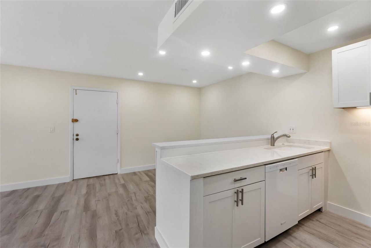 3229 Beneva Road, Unit 203, Sarasota, FL 34232 Photo
