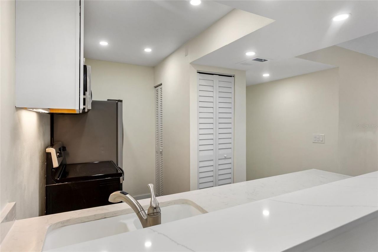 3229 Beneva Road, Unit 203, Sarasota, FL 34232 Photo
