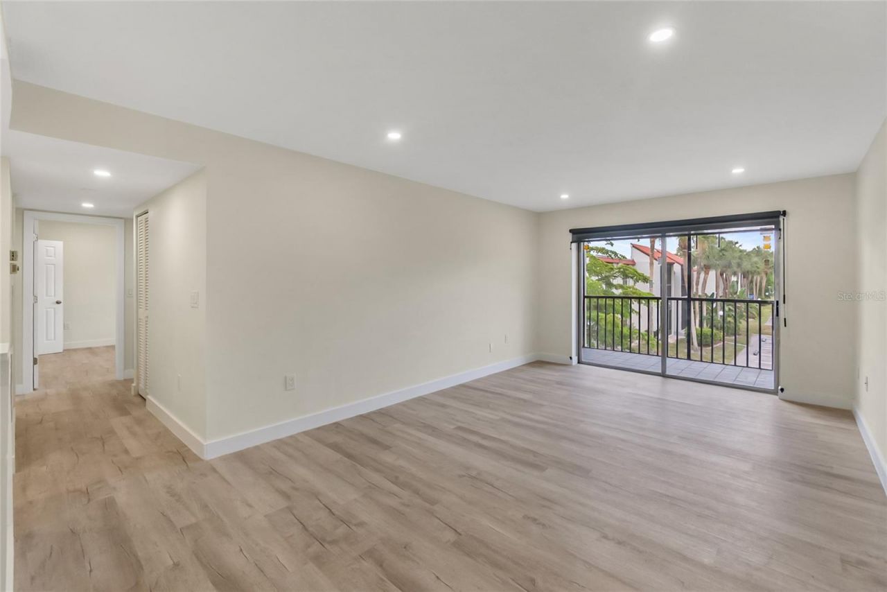 3229 Beneva Road, Unit 203, Sarasota, FL 34232 Photo