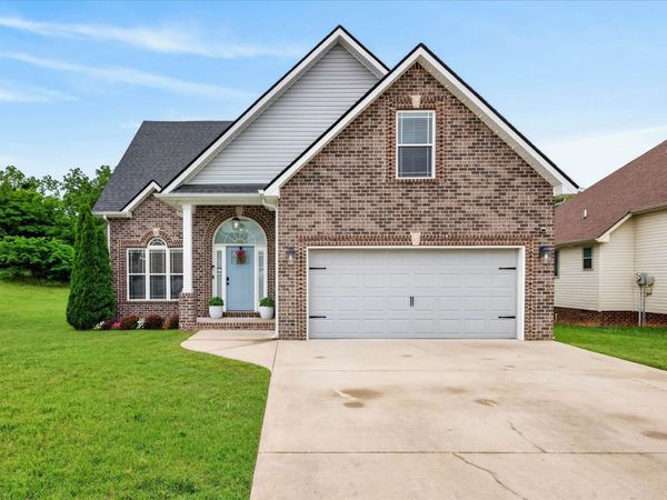 1025 Garner Hills Dr , Clarksville, TN 37042