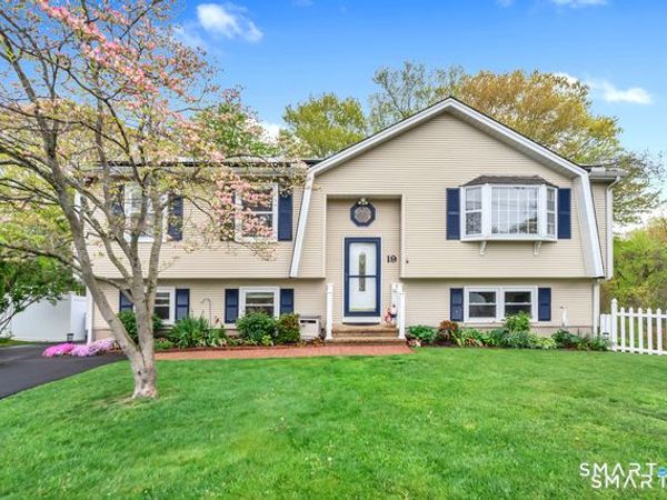 19 Robertson, Hamden, CT 06518