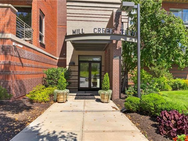 4521 Wornall Road, Unit 213, Kansas City, MO 64111