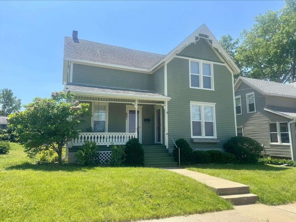 621 E Garden Street, FREEPORT, IL 61032