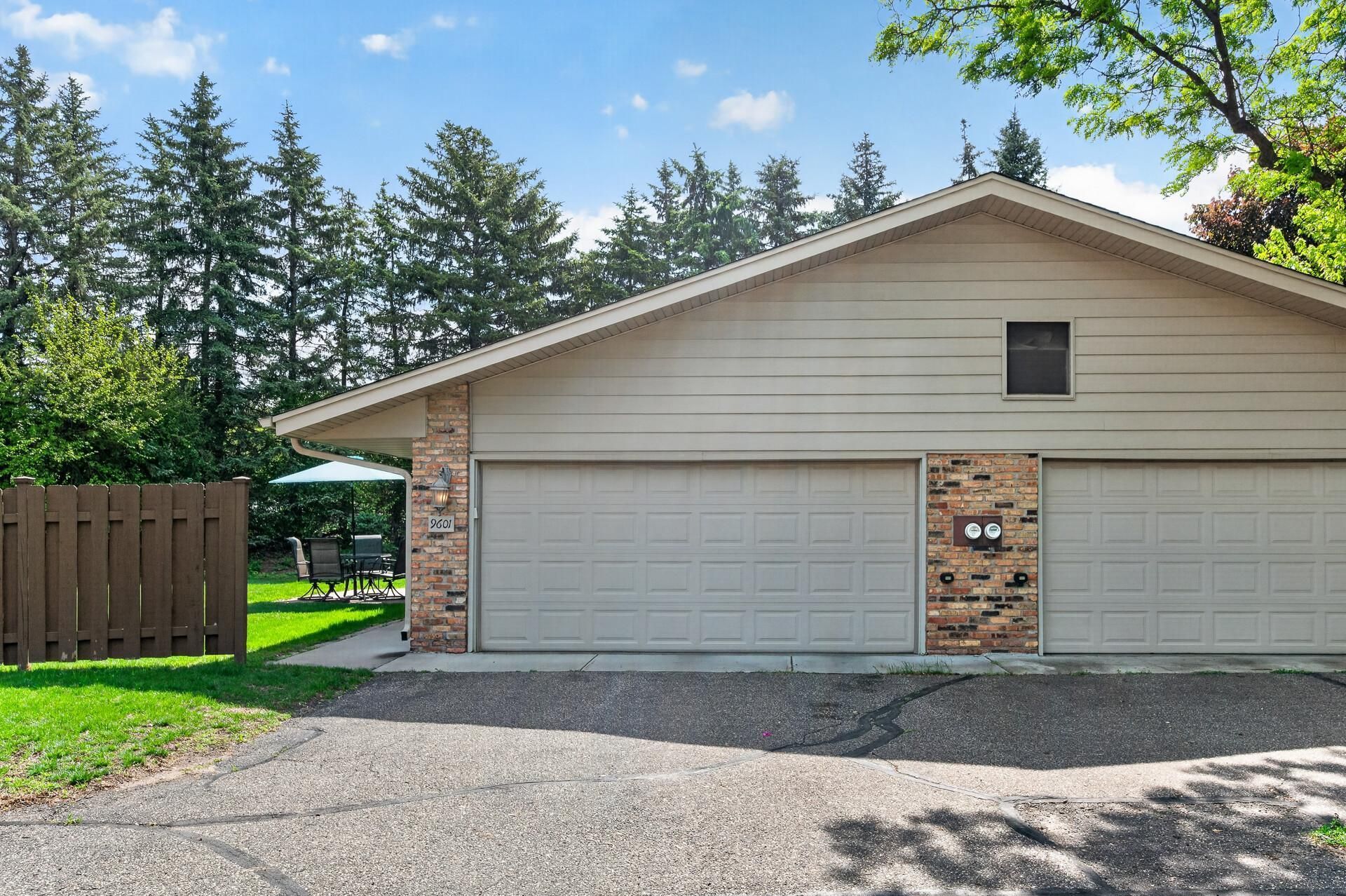 9601 Lonsdale Circle, Hopkins, MN 55305 Main Photo