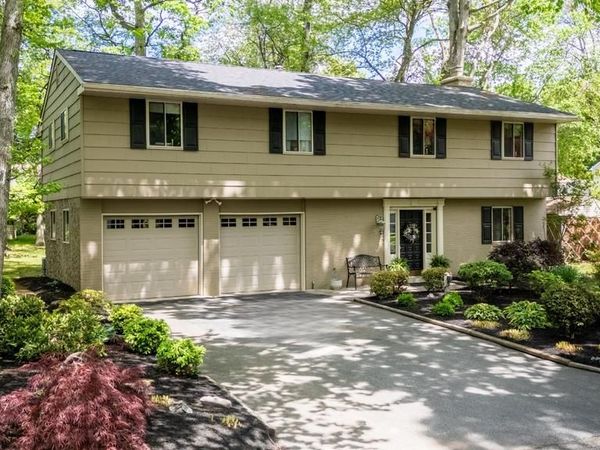 12 CLUB LANE, WILMINGTON, DE 19810