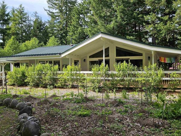54841 McKenzie River Dr, Blue River, OR 97413