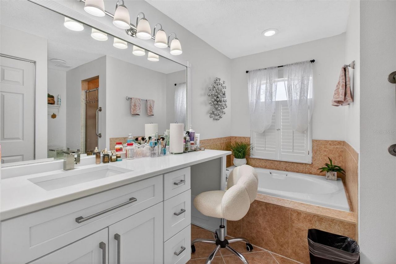 12611 Pineforest Way E, Largo, FL 33773 Photo