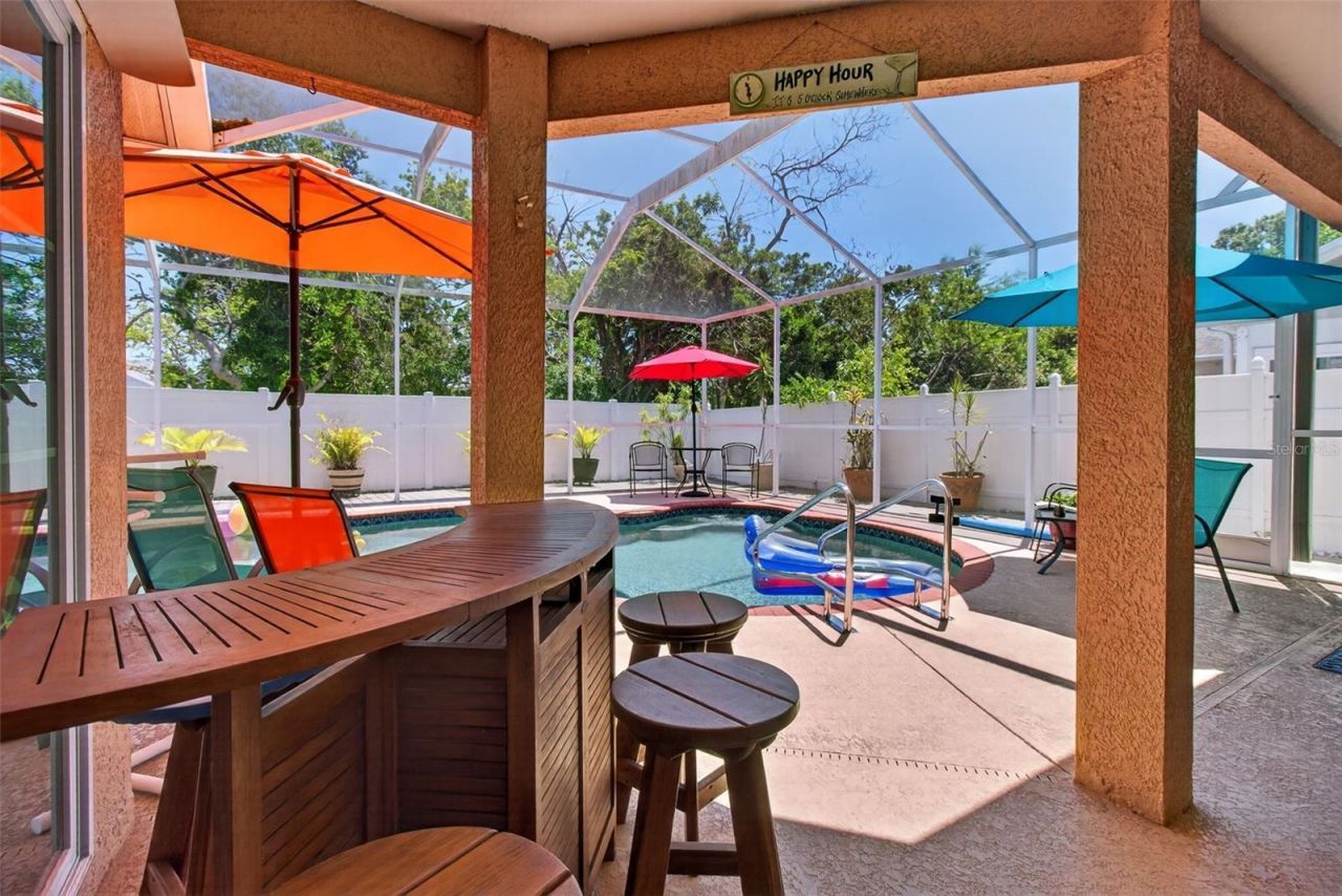 12611 Pineforest Way E, Largo, FL 33773 Photo