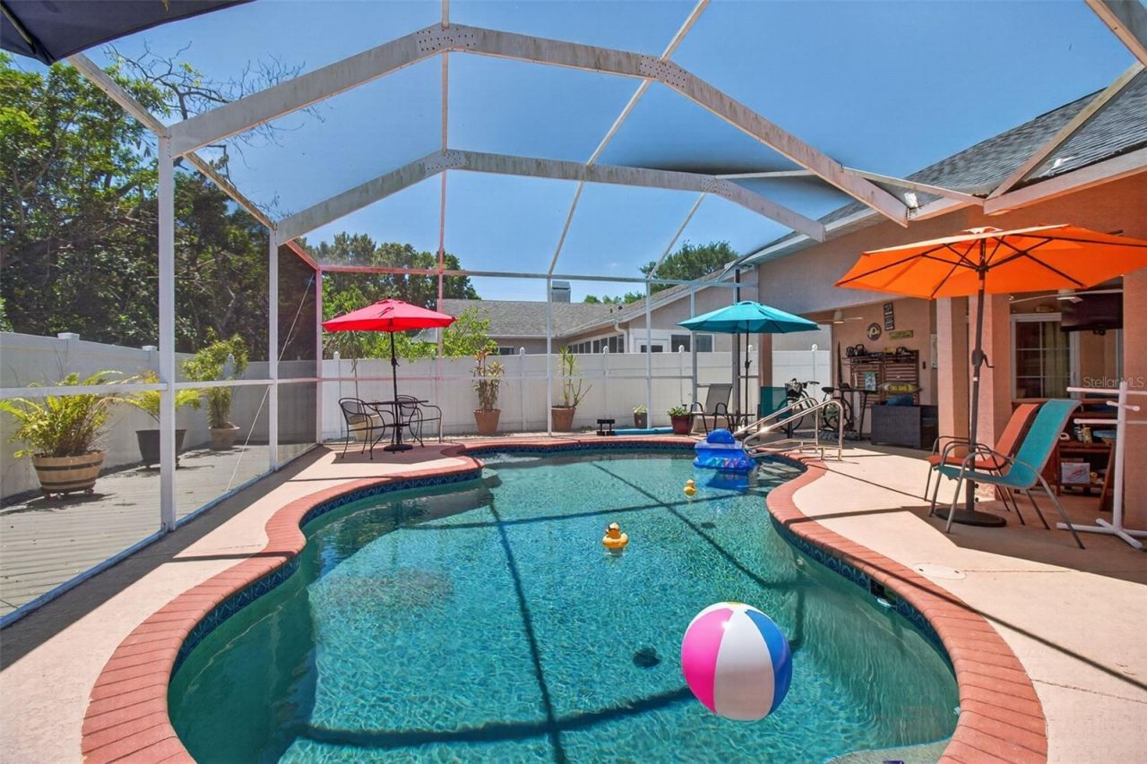 12611 Pineforest Way E, Largo, FL 33773 Photo
