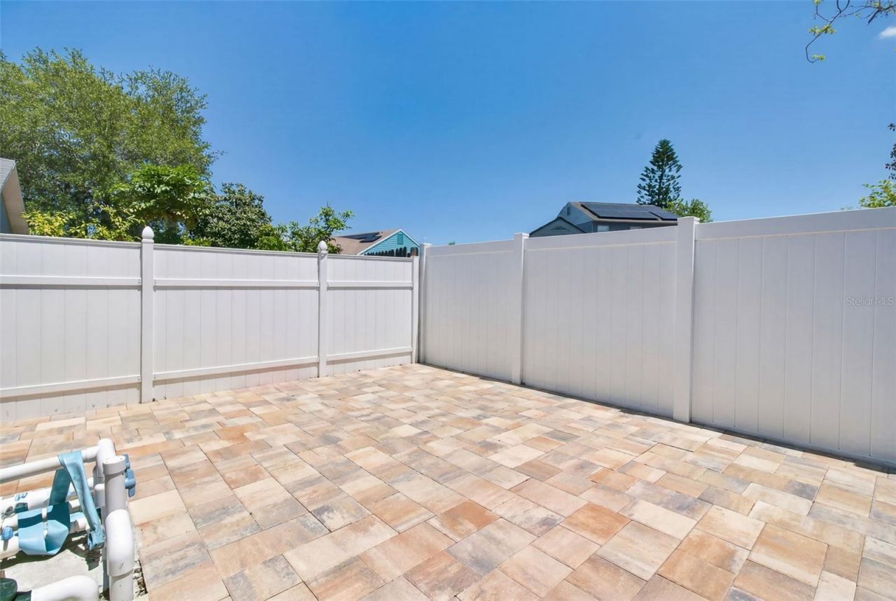 12611 Pineforest Way E, Largo, FL 33773 Photo