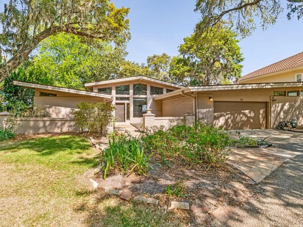 110 Highpoint Drive, Gulf Breeze, FL 32561