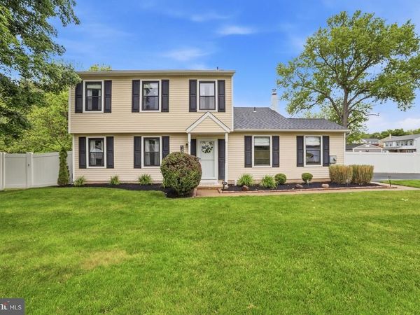 148 HAMPTON DRIVE, LANGHORNE, PA 19047