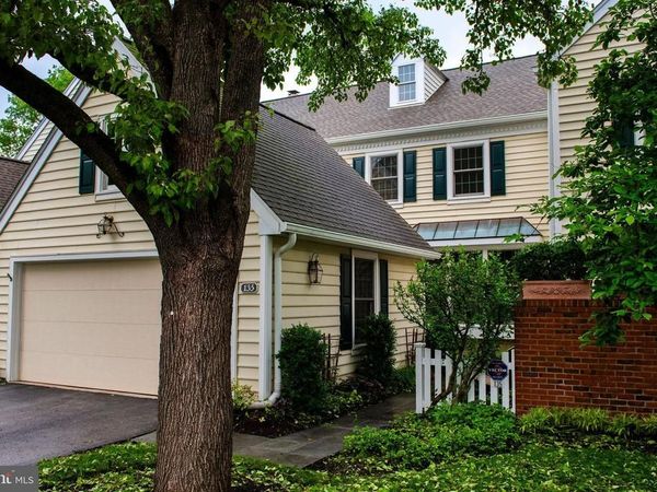 135 CARTERS GROVE, Unit L-35, MALVERN, PA 19355