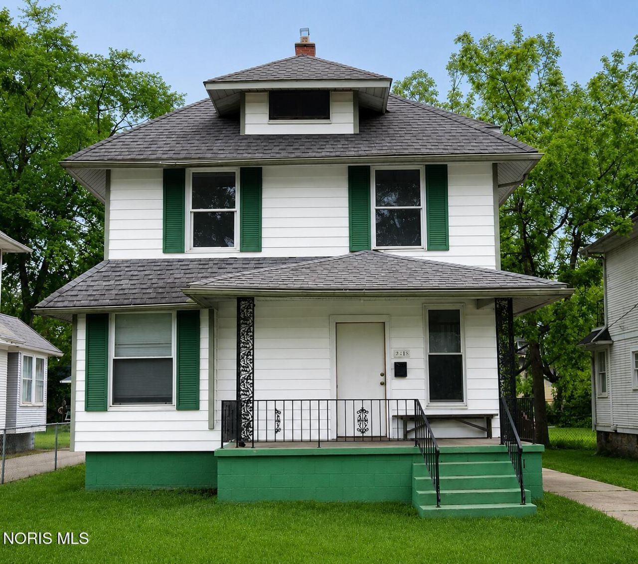 2712 Glenwood Avenue, Toledo, OH 43610 Main Photo