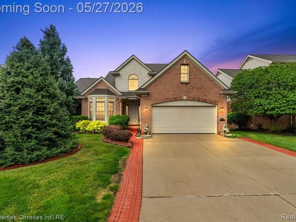 47274 Hunters Park Drive, Plymouth Twp, MI 48170