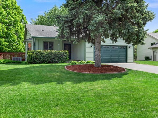 1009 Gramsey Place, Burnsville, MN 55306