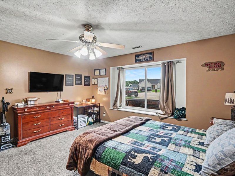 328 Hollyhock Court, Madison Twp, OH 45067 Photo 9