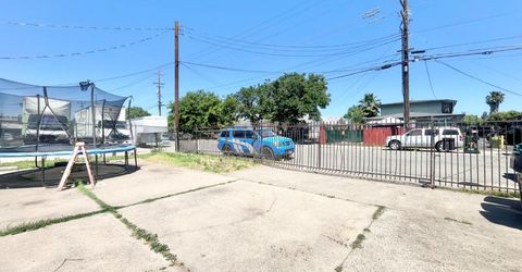 2513 Connie Dr, Sacramento, CA 95815 Photo