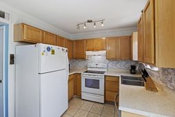 21 Rivers Point Row photo 4