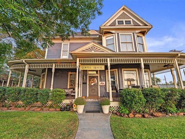 202 N Newsom , Mineola, TX 75773