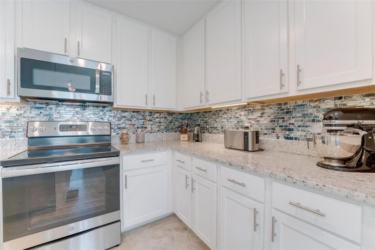14081 Heritage Landing Boulevard, Unit 211, Punta Gorda, FL 33955 Photo
