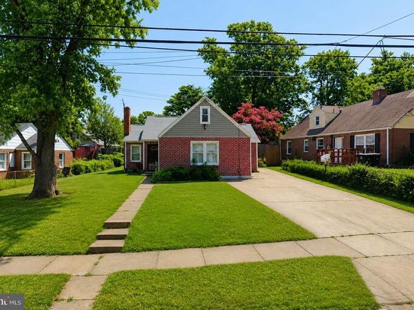6815 STANDISH DRIVE, HYATTSVILLE, MD 20784