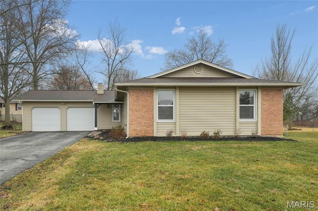 14 Dogwood Court , Saint Peters, MO 63376 Main Photo