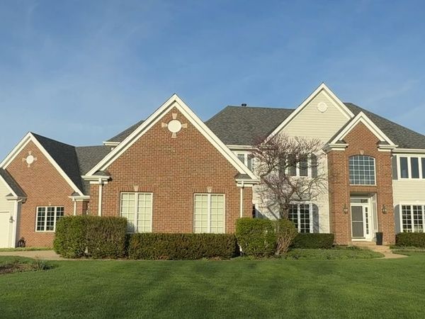 4N918 WEST WOODS Drive, St. Charles, IL 60175
