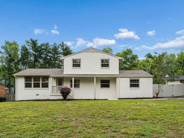 3724 Valley Ridge Dr , Nashville, TN 37211