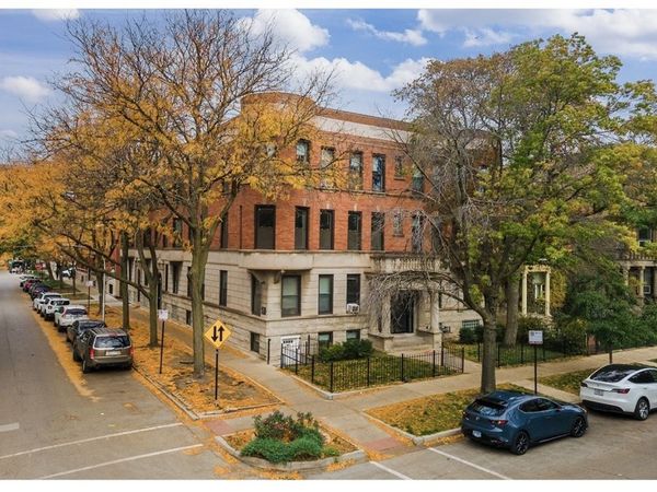 854 W George Street , Unit 1, Chicago, IL 60657