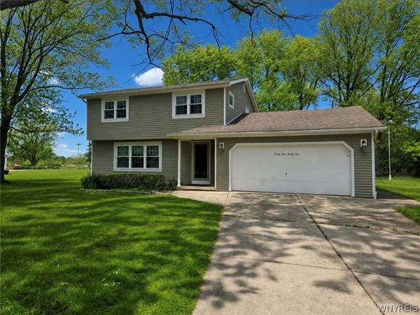 3329 Whitehaven Road, Grand Island, NY 14072
