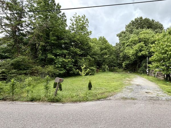 117 Lower Brownsville Road , Jackson, TN 38301