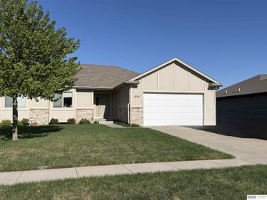 1306 Autumn Road , Hickman, NE 68372